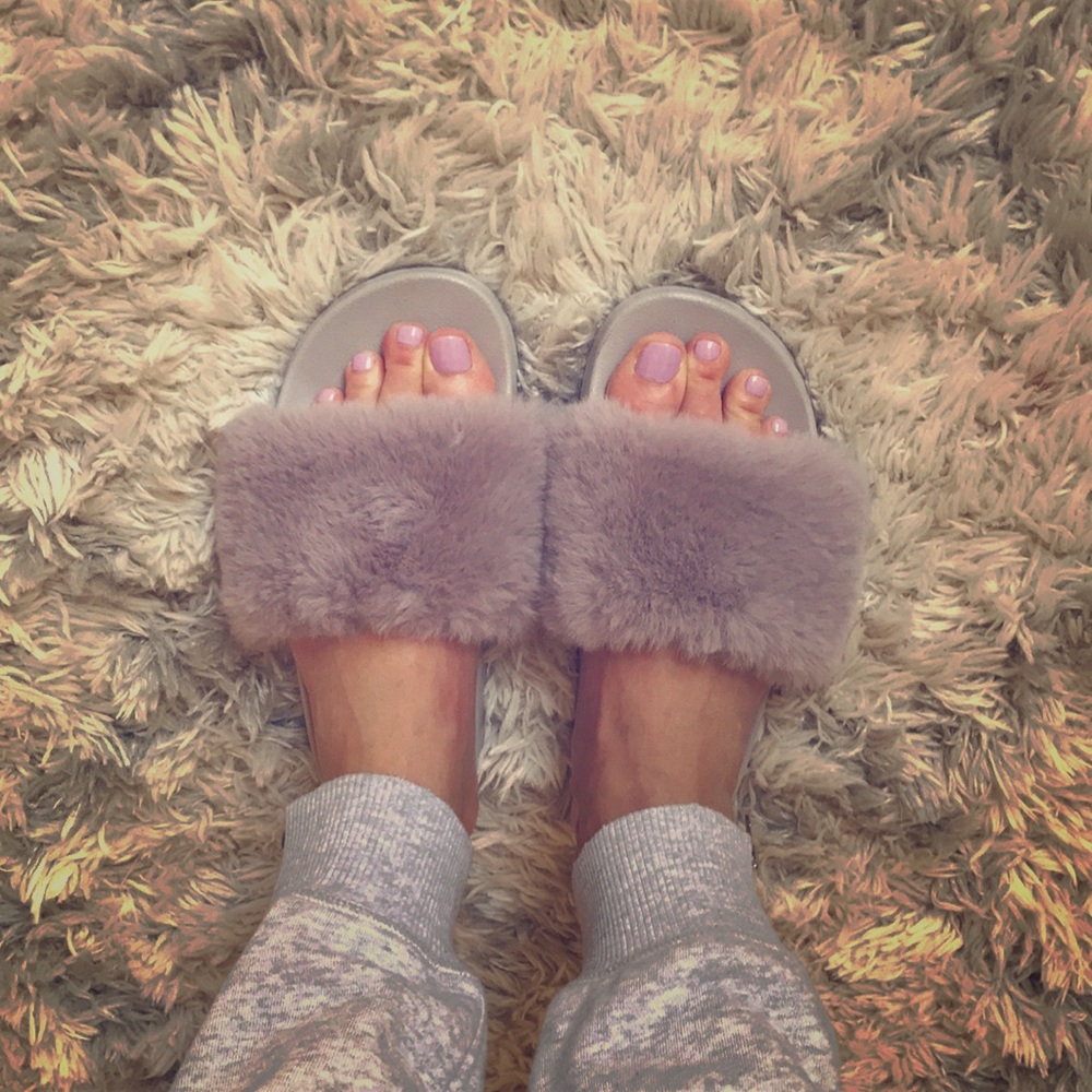 American eagle fur gray slides 9
